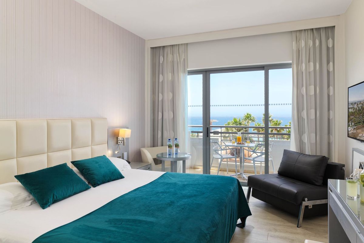 St. George Beach Hotel & Spa Resort - pokój