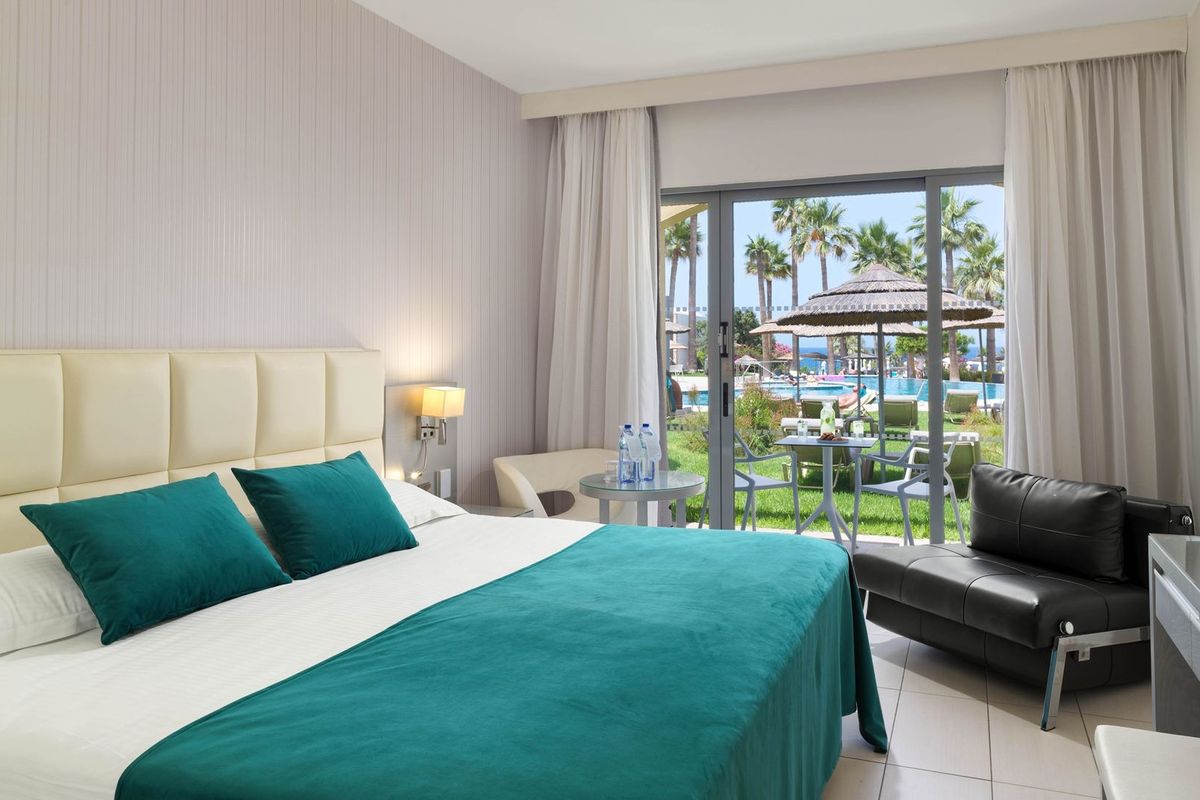 St. George Beach Hotel & Spa Resort - pokój