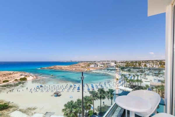 Tasia Maris Sands