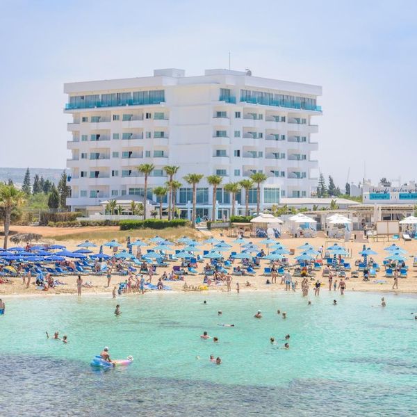 Tasia Maris Sands