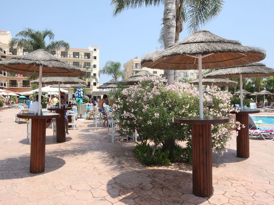 pool bar