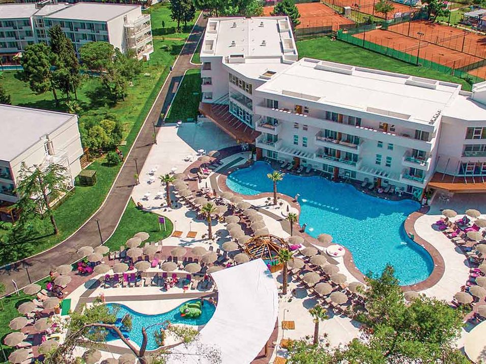 obiekt, teren hotelu