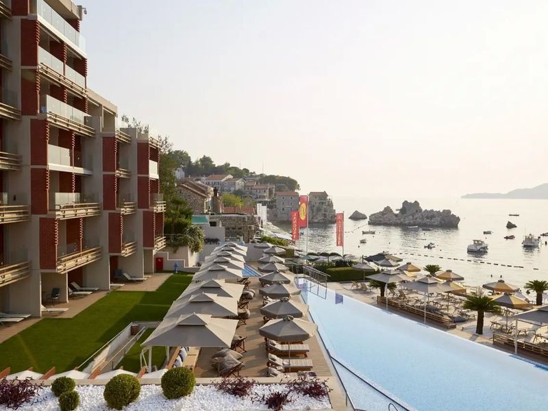 Maestral Resort &amp; Casino