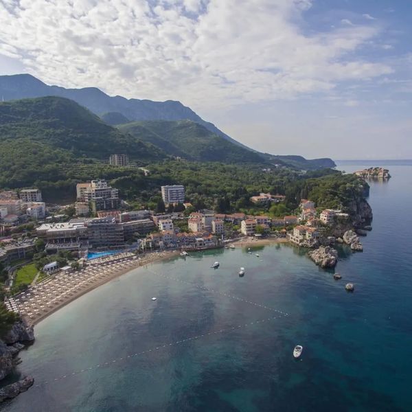 Maestral Resort & Casino