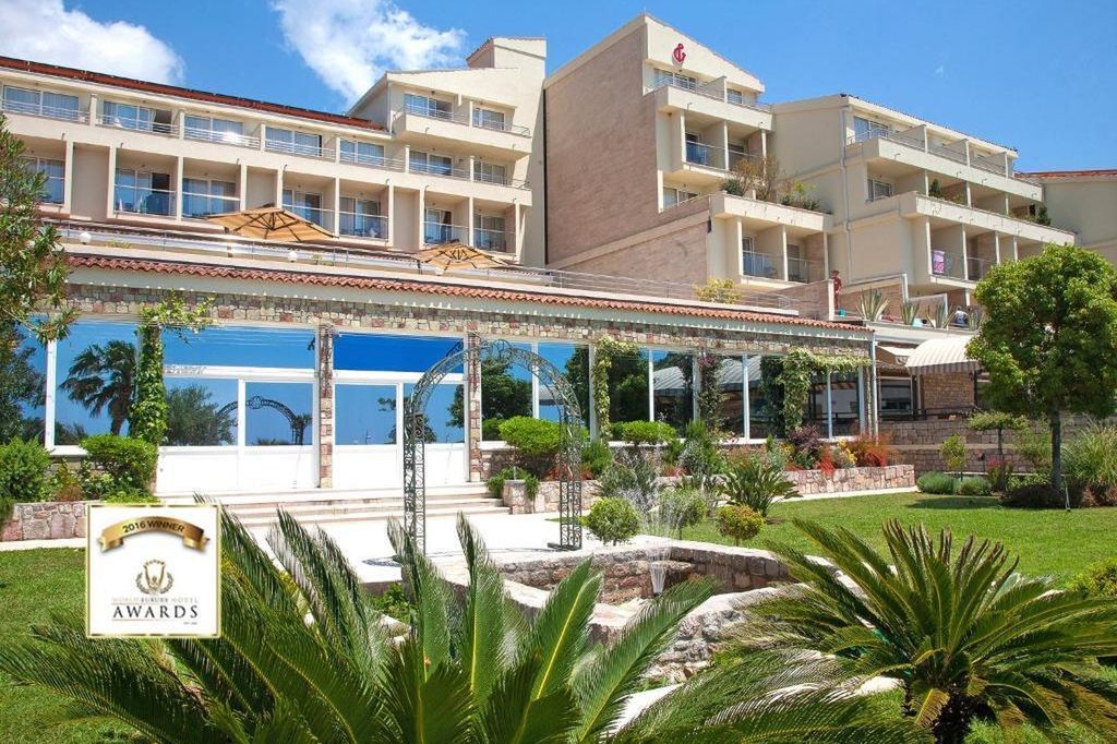 Palas (Petrovac) - obiekt