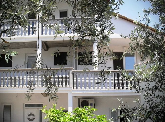 Ratko Apartments