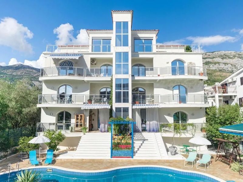 Villa Aurora