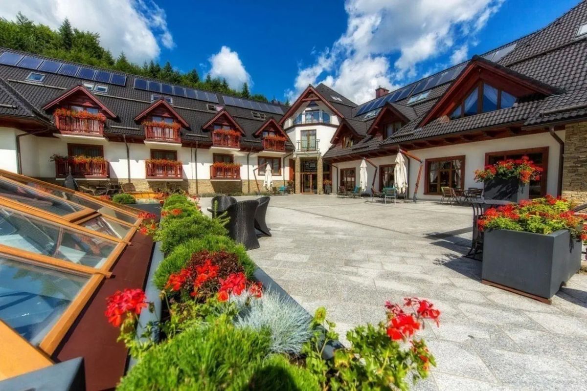 obiekt, teren hotelu