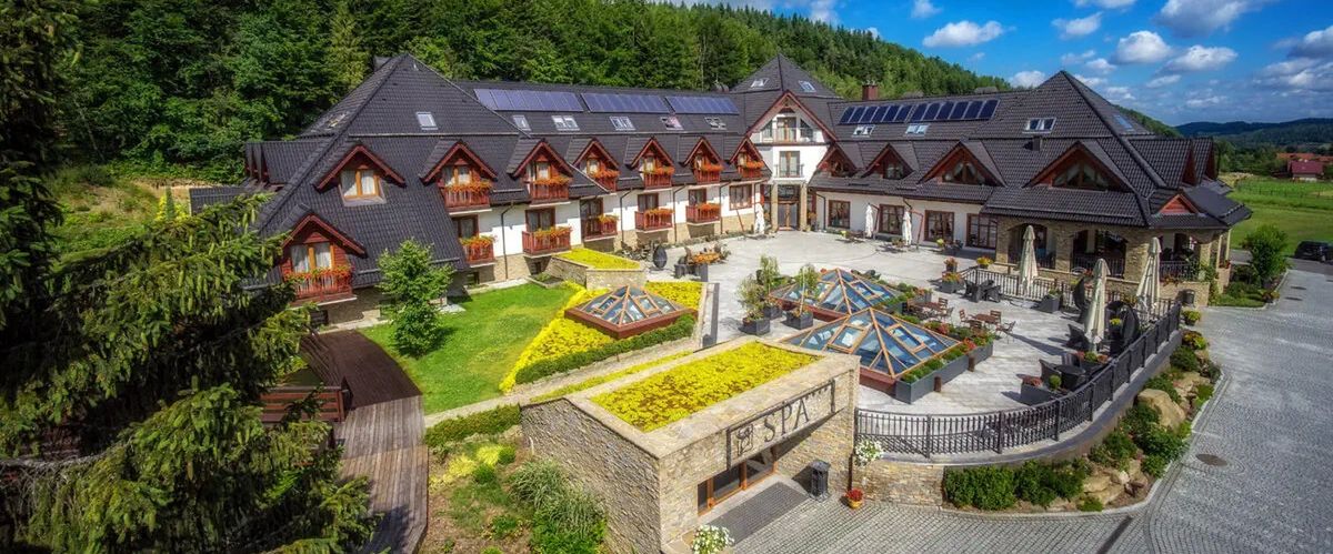 obiekt, teren hotelu