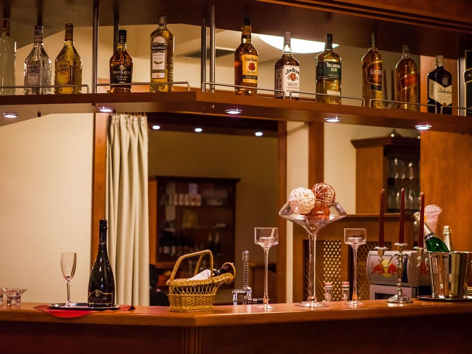 lobby bar, drink bar