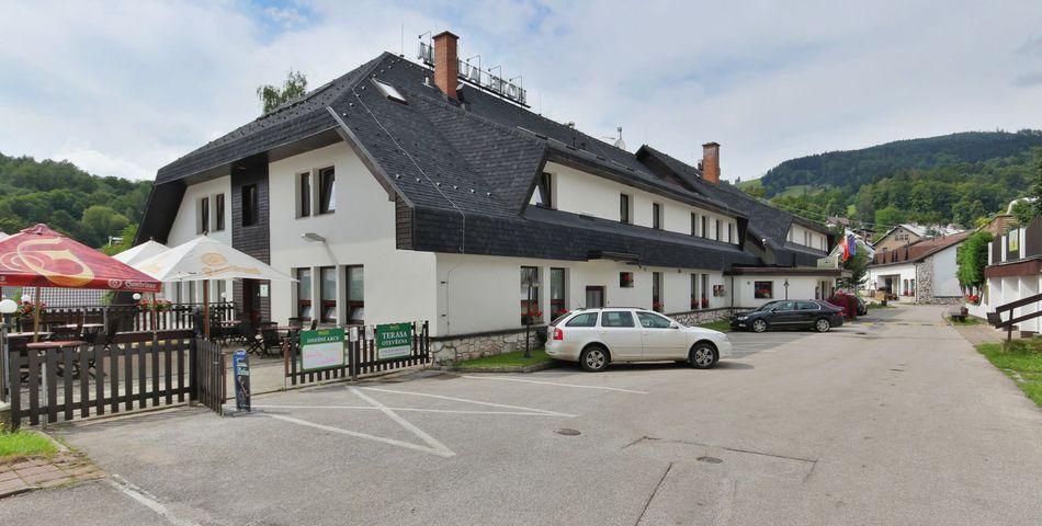 obiekt, budynek główny, teren hotelu