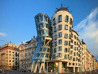 Dancing House 4*