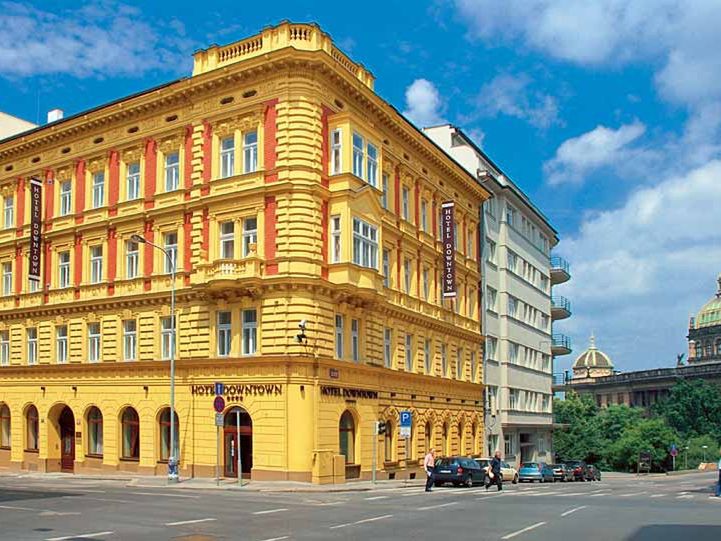 EA Downtown Prague 4*