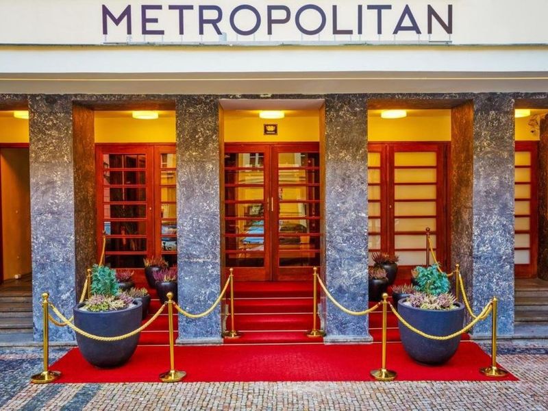 Metropolitan Old Town 3*