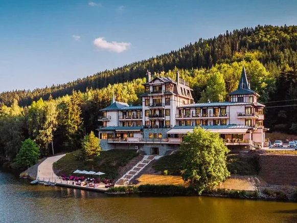 Retro Riverside Wellness Resort 5*