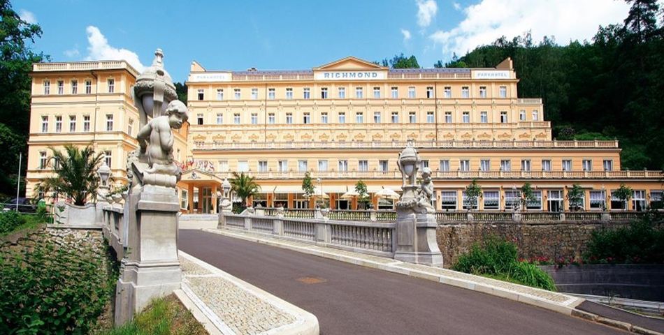 obiekt, budynek główny, teren hotelu