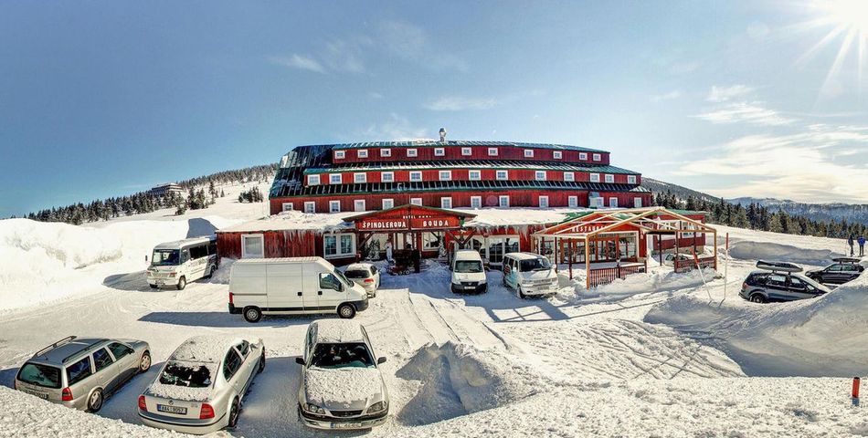 obiekt, budynek główny, teren hotelu