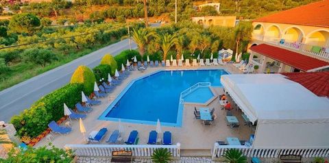 obiekt, teren hotelu, basen