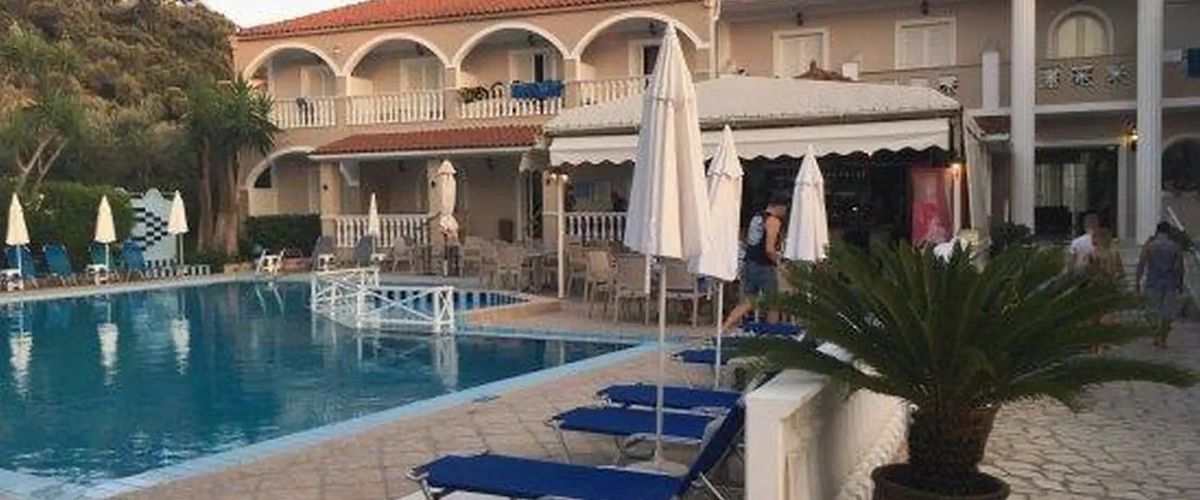 obiekt, teren hotelu, basen