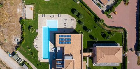 obiekt, teren hotelu, basen