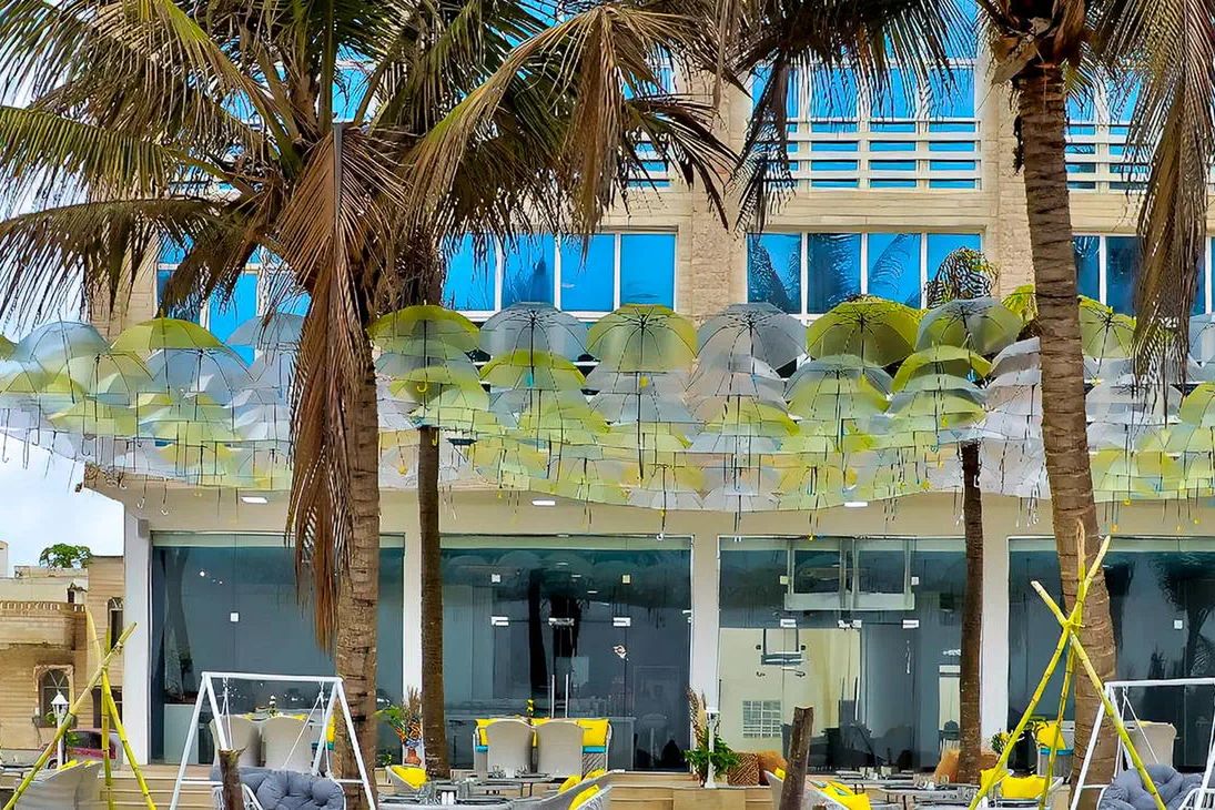 restauracja, teren hotelu