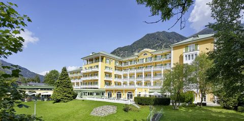 budynek główny, teren hotelu