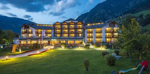 obiekt, budynek główny, teren hotelu