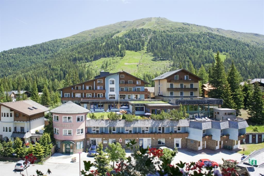 obiekt, budynek główny, teren hotelu