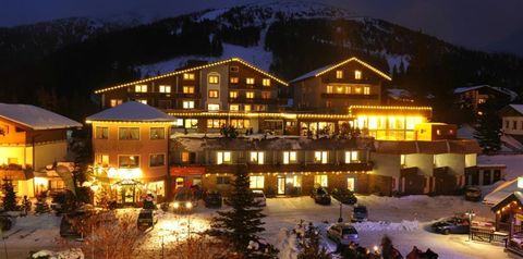 obiekt, budynek główny, teren hotelu