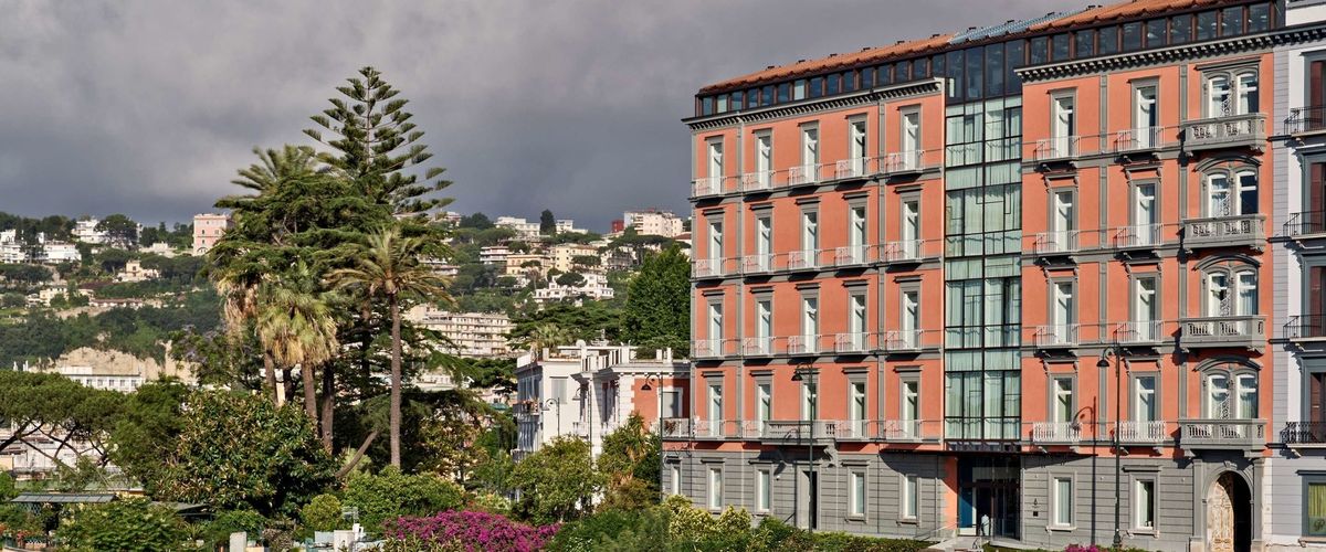 obiekt, budynek główny, teren hotelu