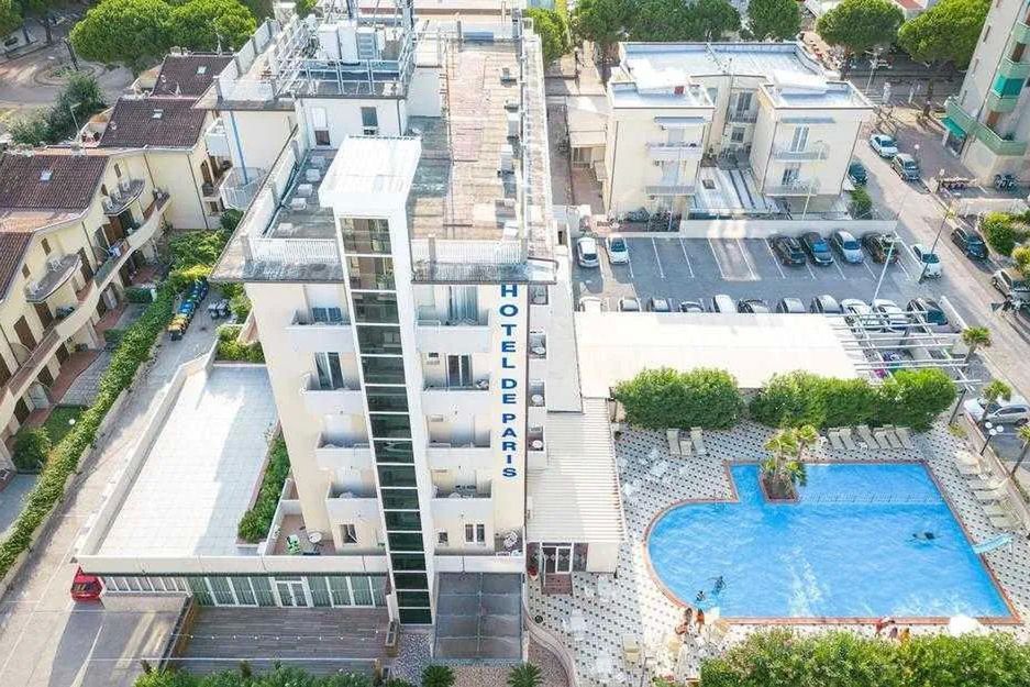 basen, budynek główny