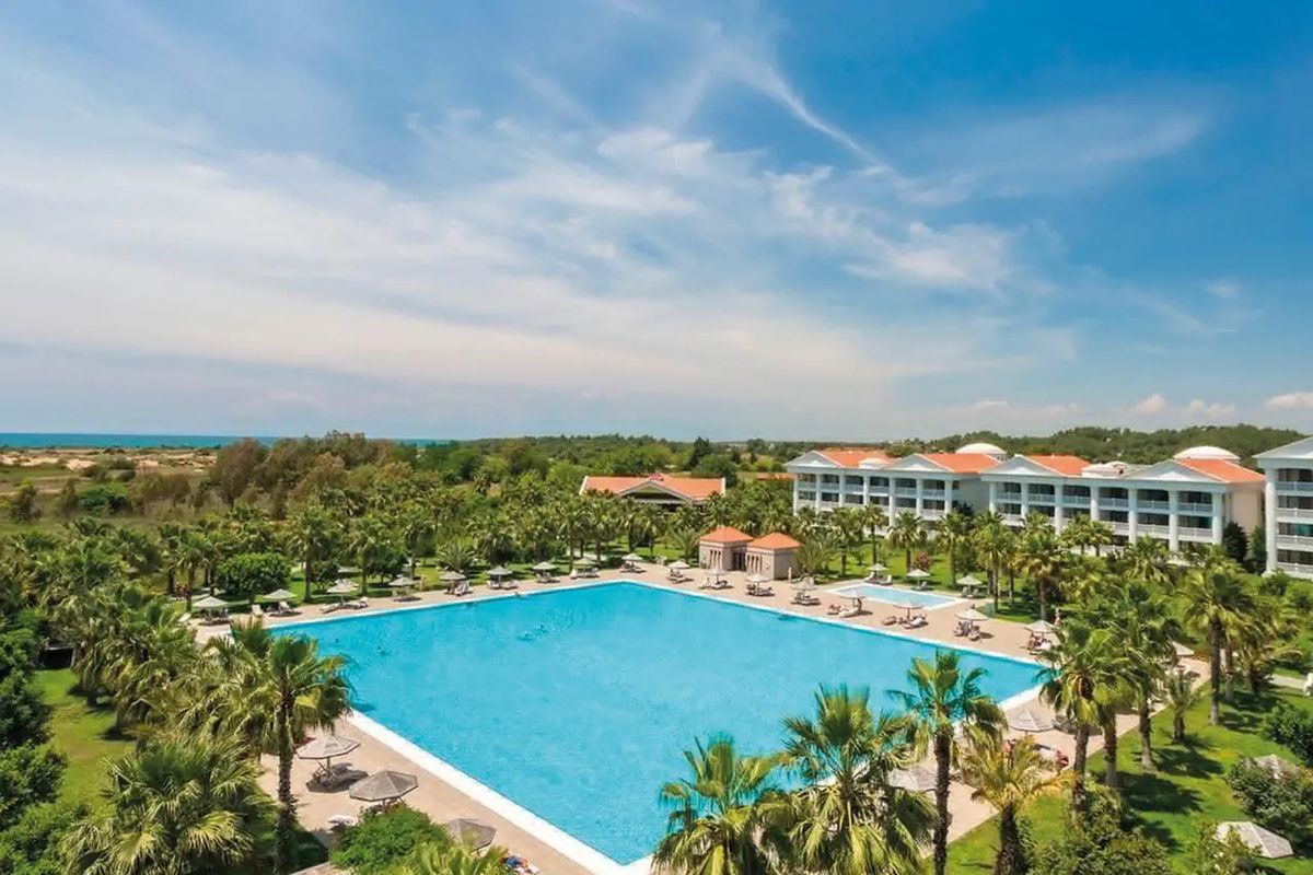 obiekt, teren hotelu, basen