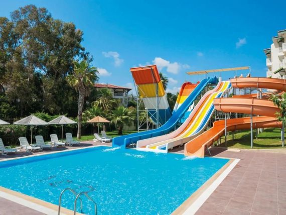 basen, aquapark, zjeżdżalnia