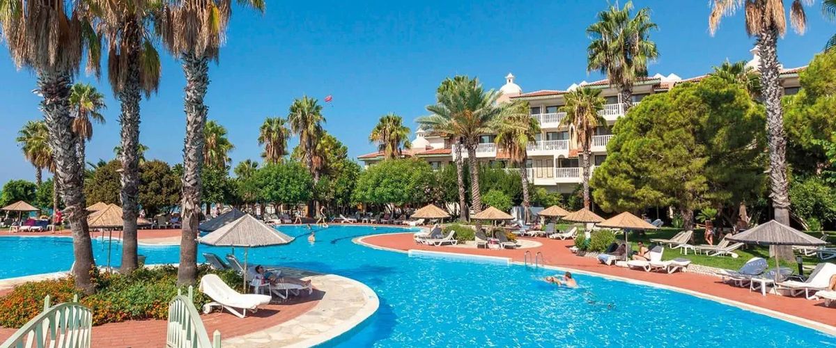 obiekt, teren hotelu, basen