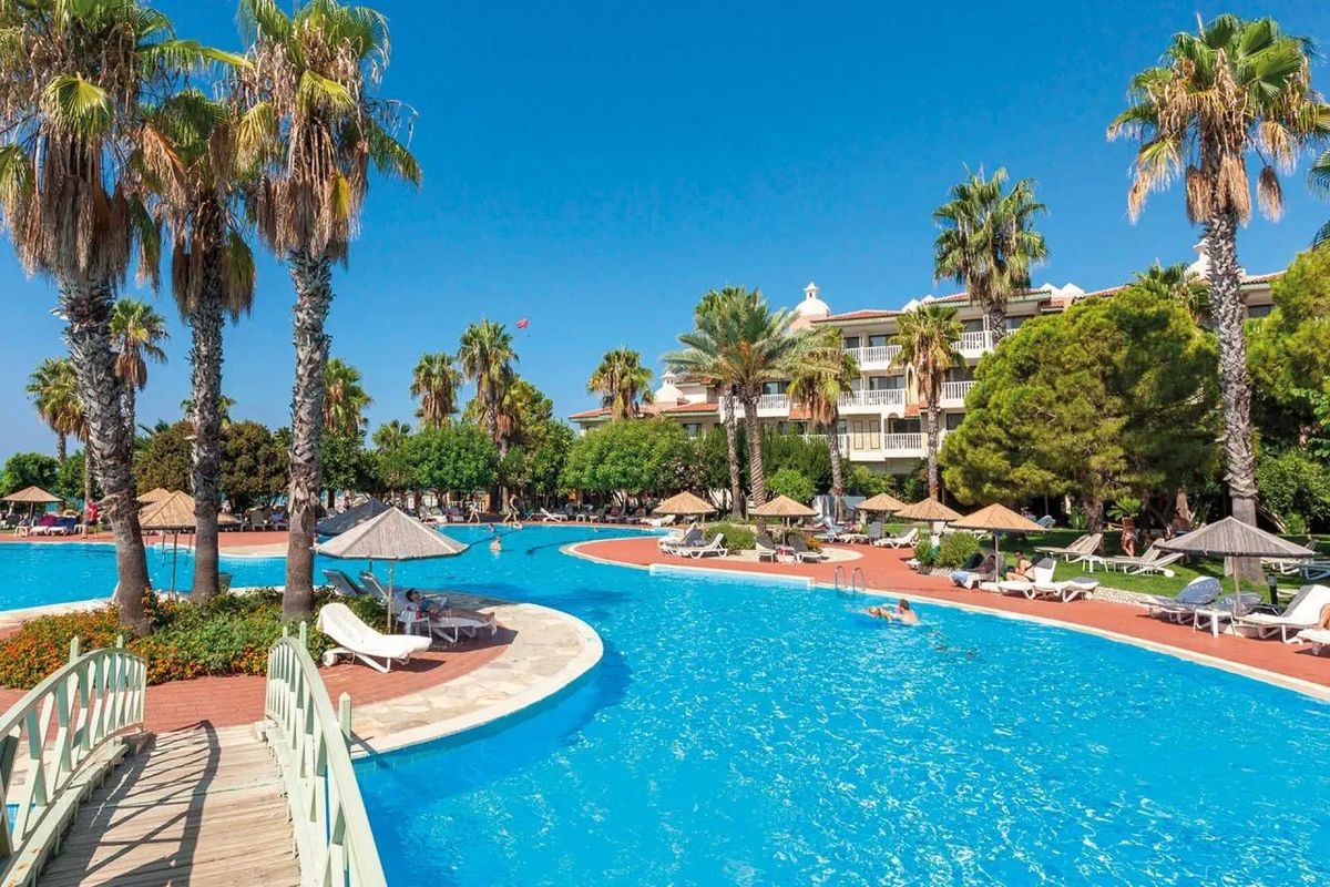 obiekt, teren hotelu, basen