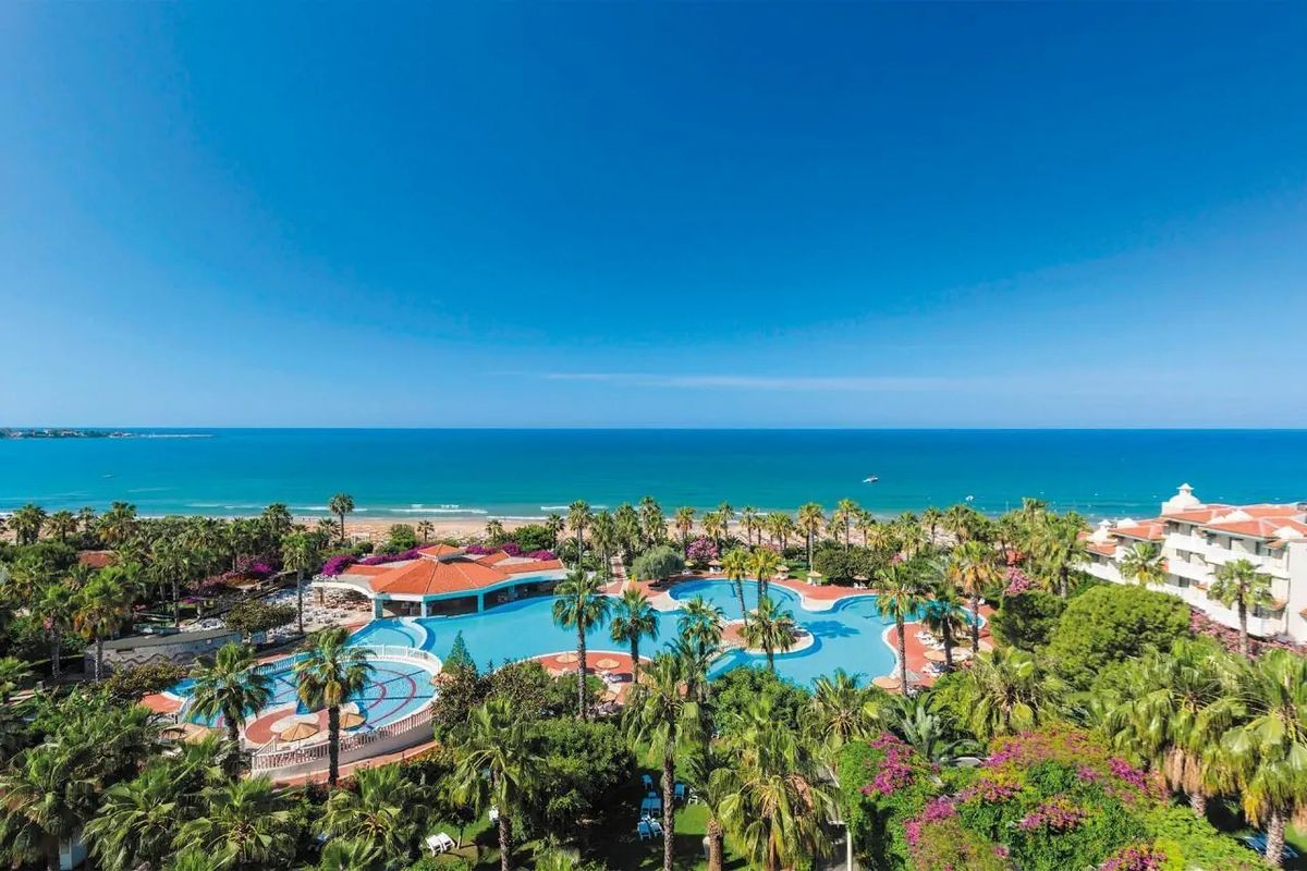 teren hotelu, basen, plaża