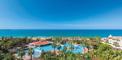 teren hotelu, basen, plaża