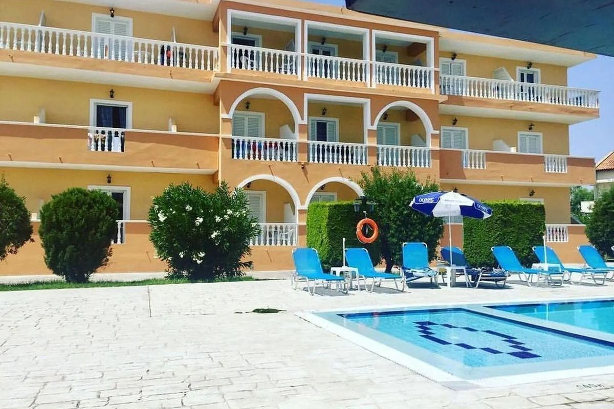 teren hotelu, basen, obiekt