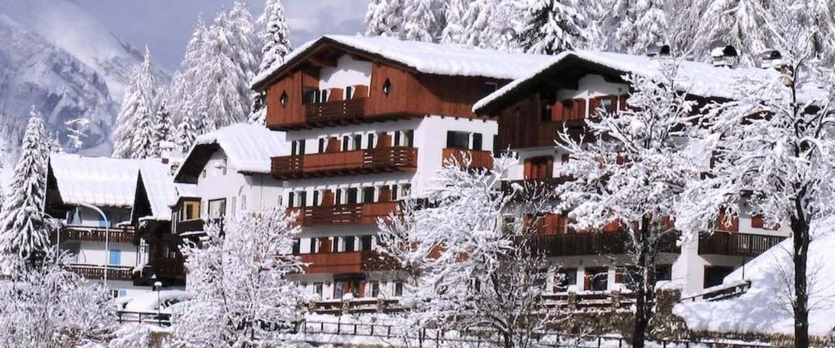 budynek główny, obiekt