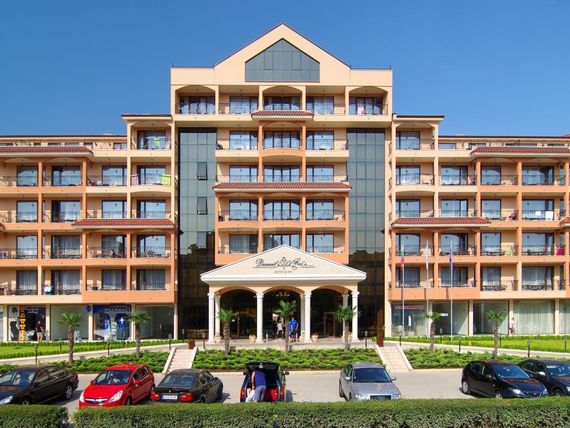 budynek główny, teren hotelu