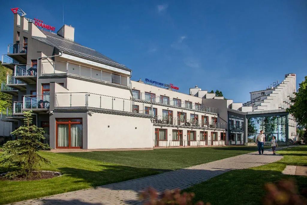 obiekt, budynek główny, teren hotelu