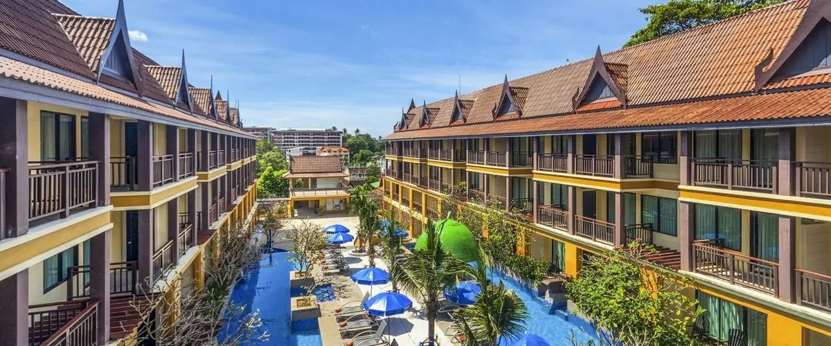 basen, teren hotelu, obiekt