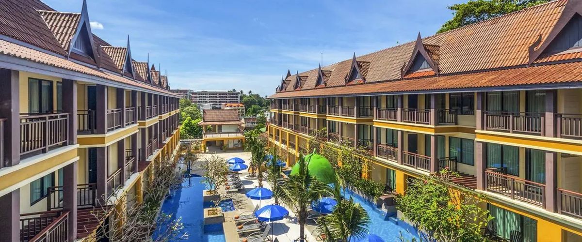 obiekt, teren hotelu, basen