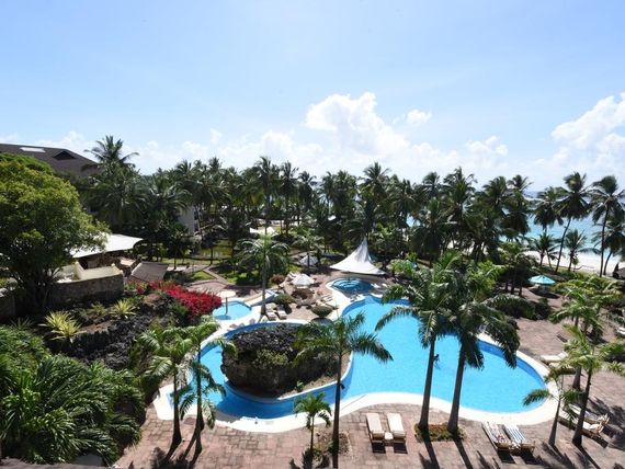 teren hotelu, basen