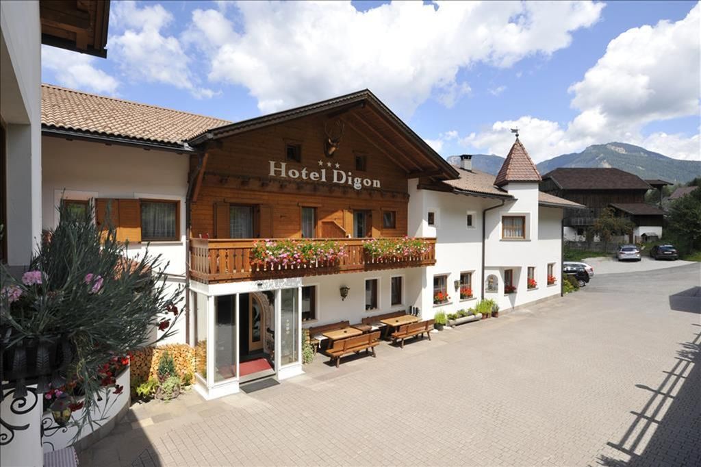 obiekt, budynek główny