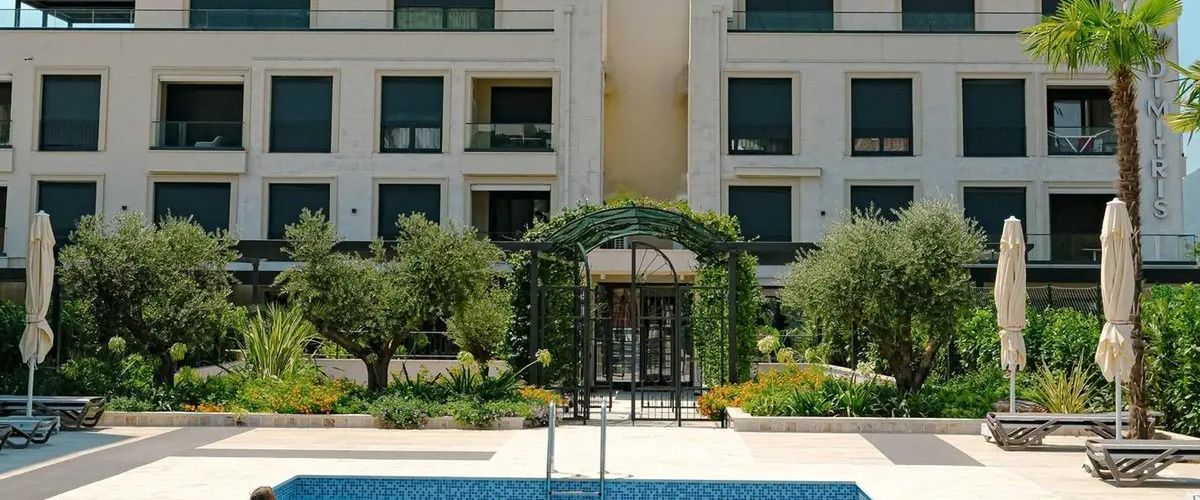 obiekt, teren hotelu, basen