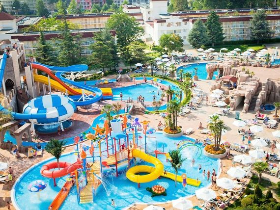 teren hotelu, basen, aquapark