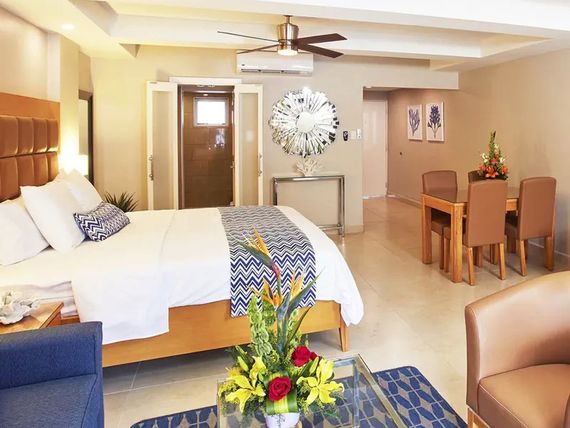 Divi Dutch Village Beach Resort 4*