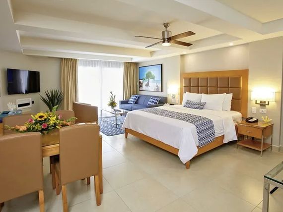 Divi Dutch Village Beach Resort 4*