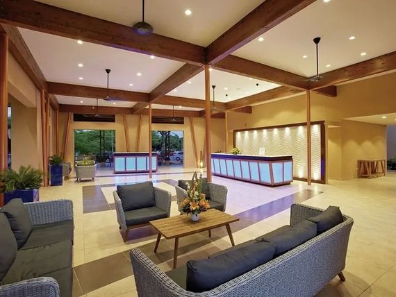 Divi Dutch Village Beach Resort 4*